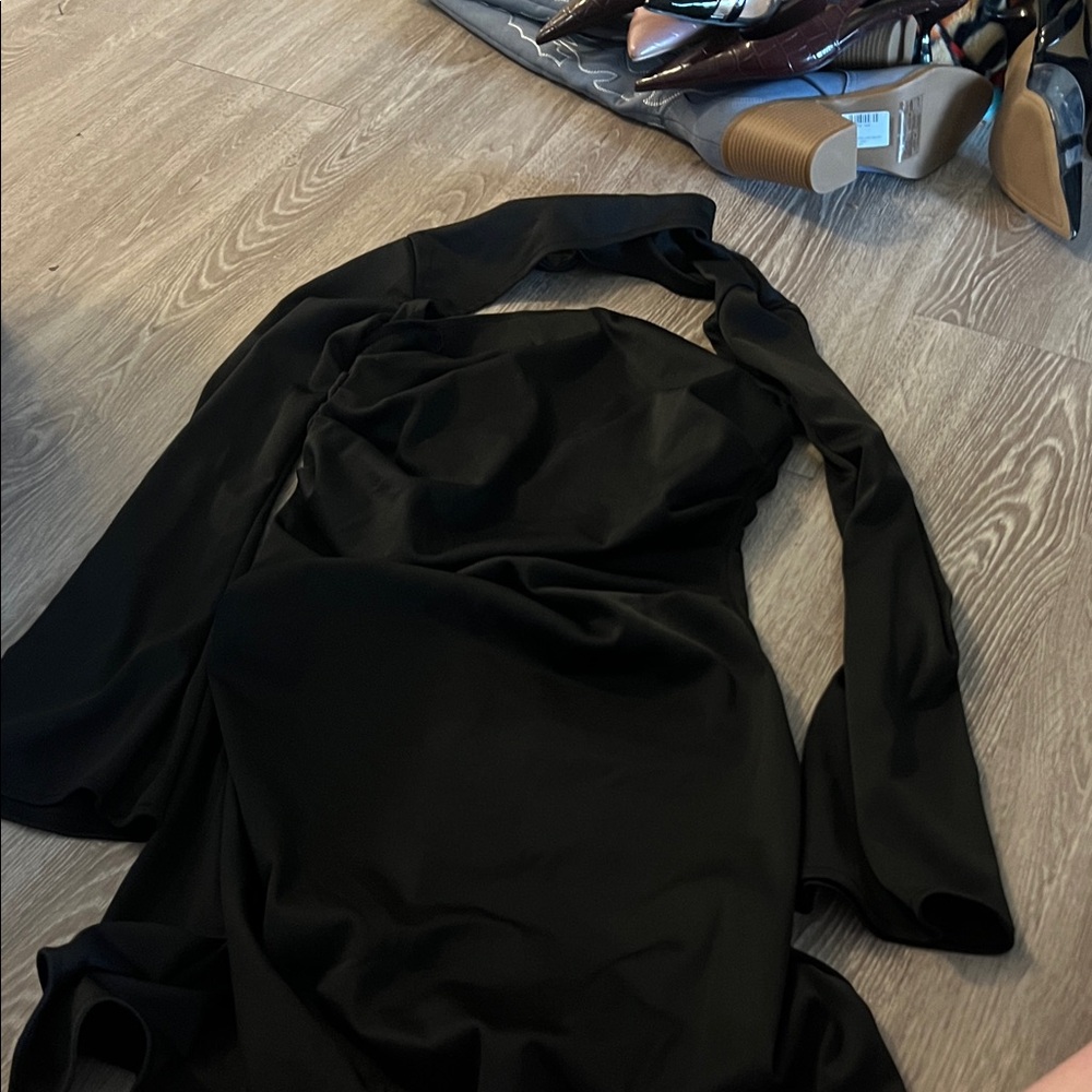 Elegant Black One-Shoulder Women’s Dress